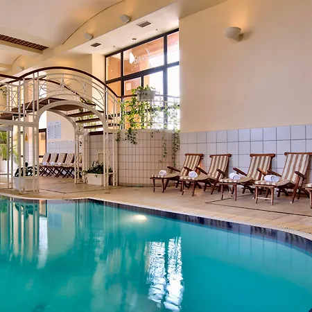 Szálloda Verdi St George's Bay Marina San Ġiljan