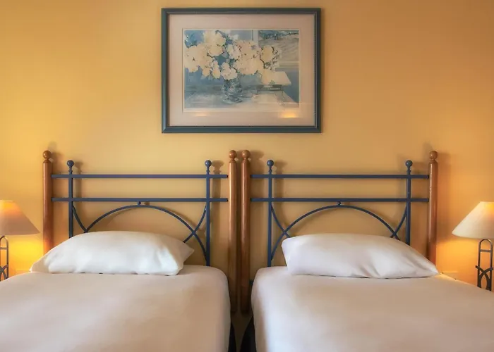 Hotel Verdi St George's Bay Marina