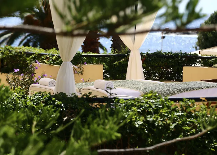 Hotel Verdi St George's Bay Marina 4*