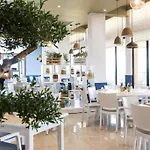Hotel Verdi St George's Bay Marina 4*