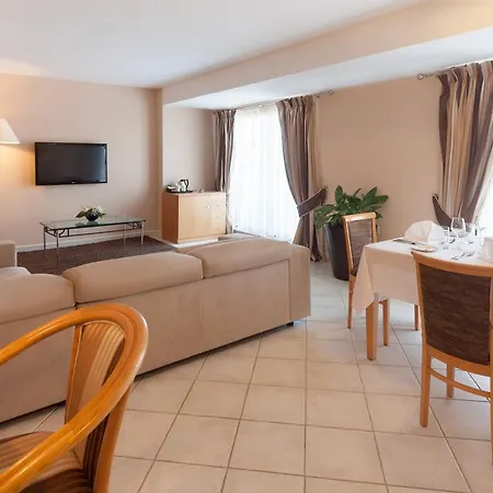 Hotel Verdi St George's Bay Marina 4*