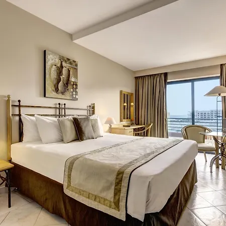 Verdi St George's Bay Marina Hotel