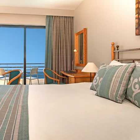 Hotel Verdi St George's Bay Marina
