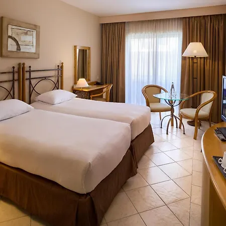 Verdi St George's Bay Marina מלון 4*