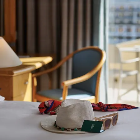 Hotel Verdi St George's Bay Marina