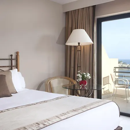 Hotel Verdi St George's Bay Marina 4*