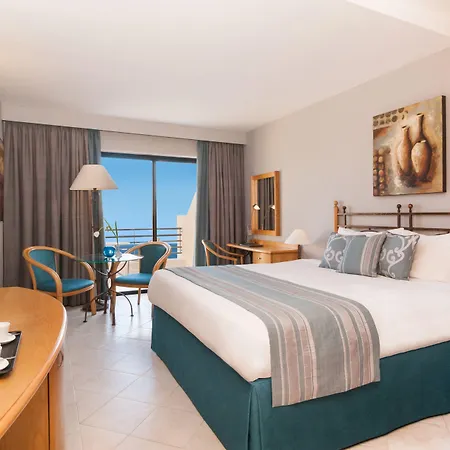 מלון Verdi St George's Bay Marina 4*