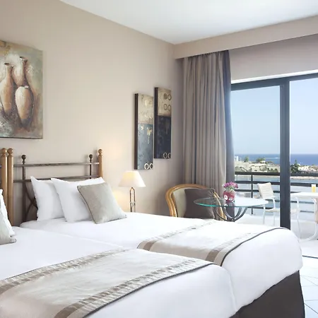Hotel Verdi St George's Bay Marina 4*