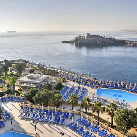 Verdi St George's Bay Marina מלון