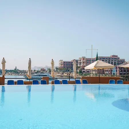 Hotel Verdi St George's Bay Marina
