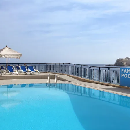 Verdi St George's Bay Marina מלון Saint Julian's