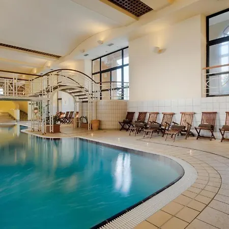 Verdi St George's Bay Marina Hotel