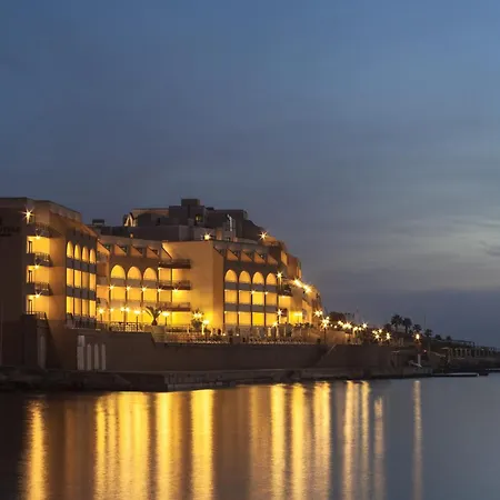 فندق Verdi St George's Bay Marina
