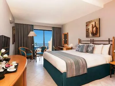 Hotel Verdi St George's Bay Marina