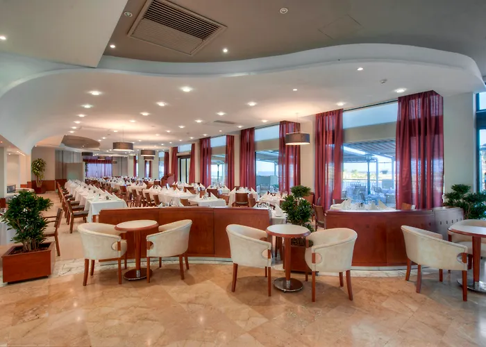 Verdi St George's Bay Marina San Giuliano