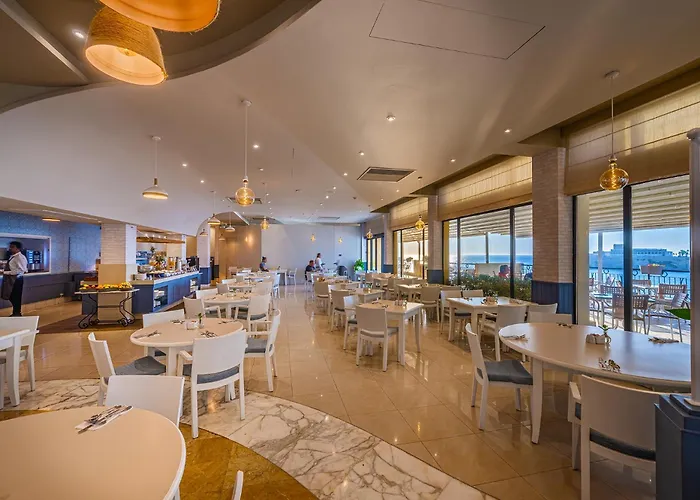 Verdi St George's Bay Marina 4* San Giuliano