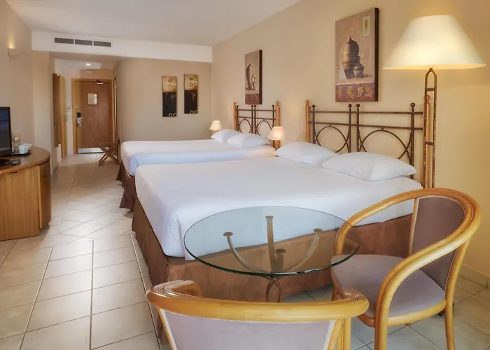 Hotel Verdi St George's Bay Marina 4*