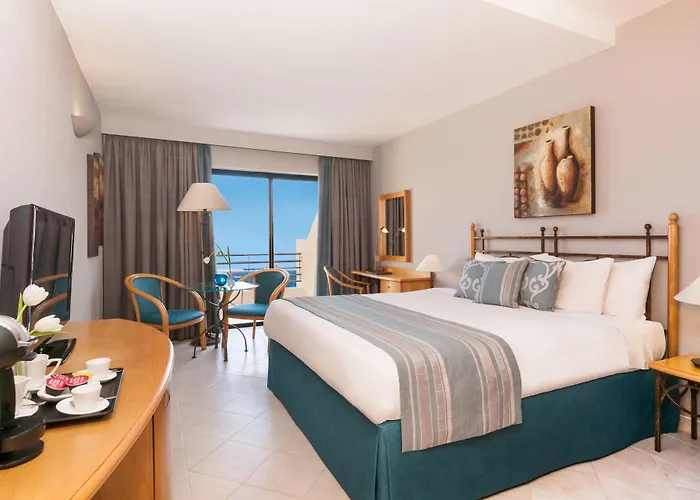 Hotel Verdi St George's Bay Marina 4*