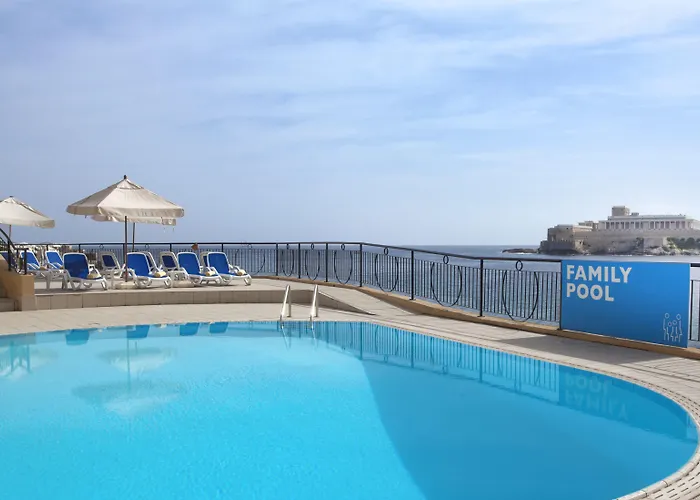 Verdi St George's Bay Marina Hotel San Giuliano