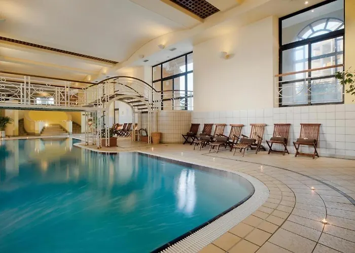 Verdi St George's Bay Marina Hotel