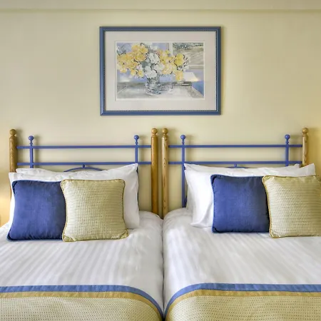 Verdi St George's Bay Marina Hotel