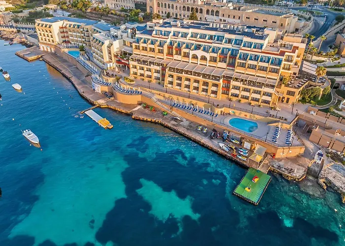 Hotel Verdi St George's Bay Marina