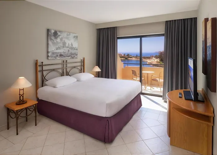 Hotel Verdi St George's Bay Marina